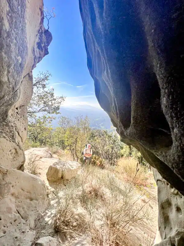 Interno dalla grotta dei Piatti
