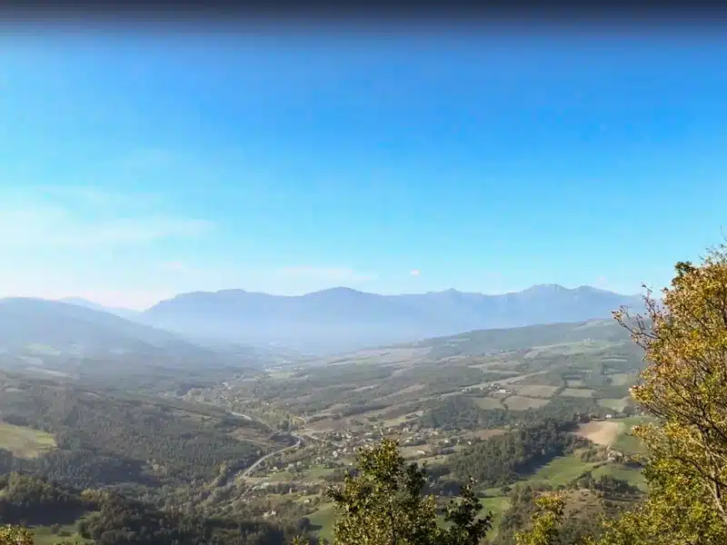 Panorama dalle grotte di Soprasasso sulla valle